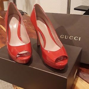 Gucci pumps